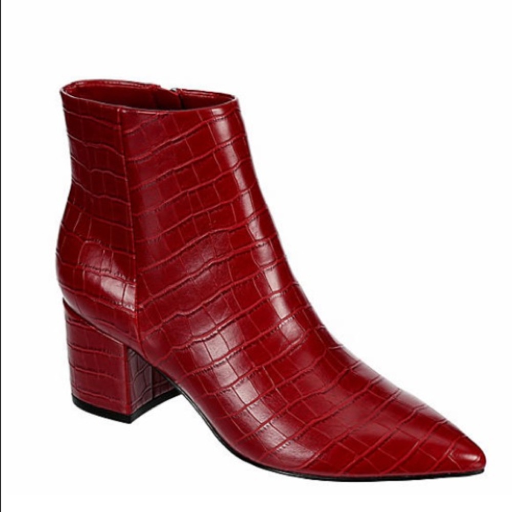 MARC FISHER ANKLE BOOT